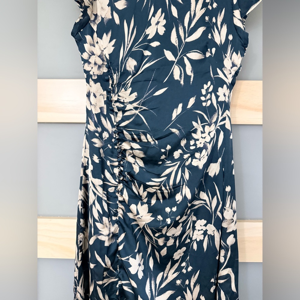 Petal & Pup Floral Satin Midi Dress Cap Sleeve Small NWT - Picture 4 of 5